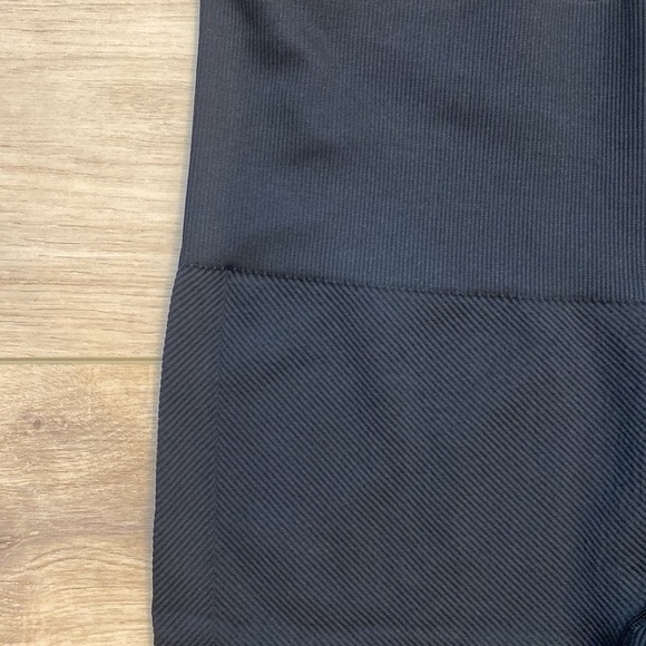 Spanx | Look At Me Now | Seamless Shaping Leggings - Picture 5 of 12